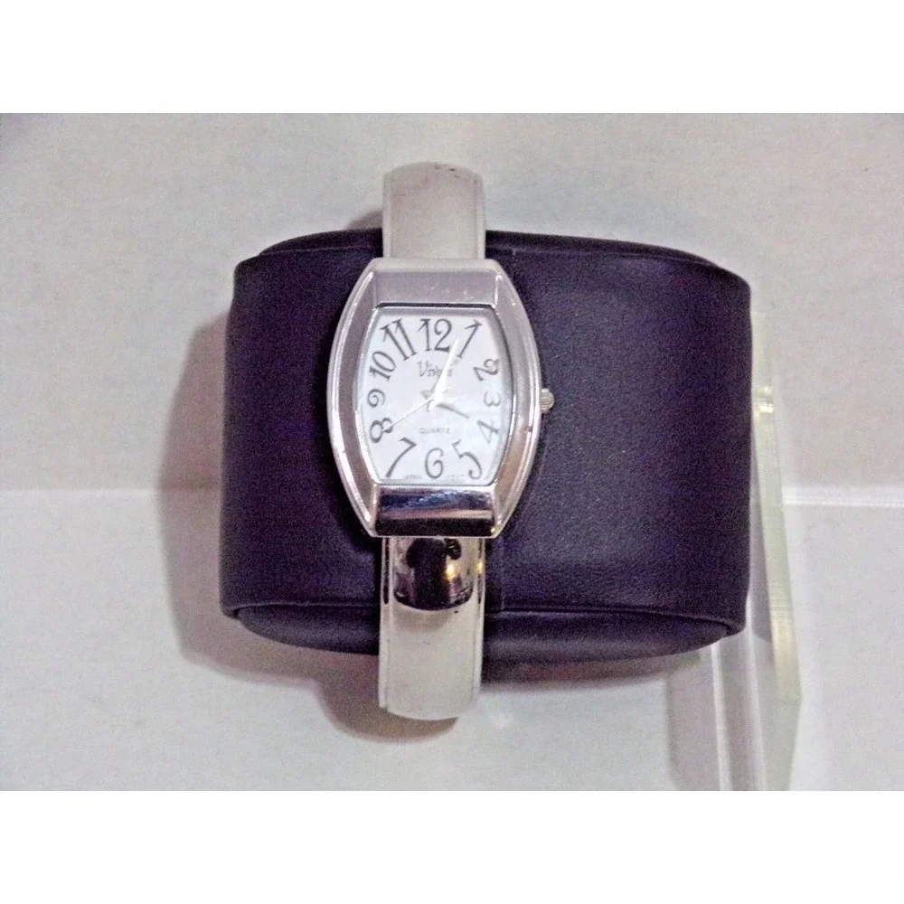 Vivani Women Silver Tone Rectangle Open Cuff Wrist Watch Lg Numbers 11081-45 Mod